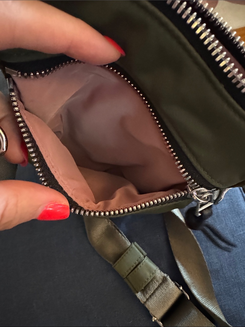 ShortyLove Olive Shorthand Crossbody Bag with Pink Handle - Picture 5 of 6
